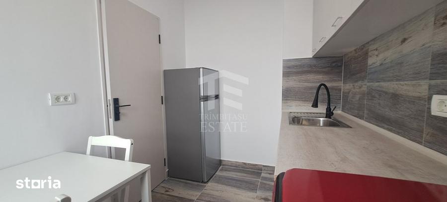 Apartament cu 3 camere în Tineretului