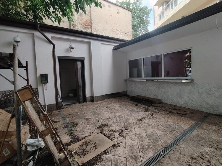 Casă individuală cu 2 camere cu Canalizare în Moșilor