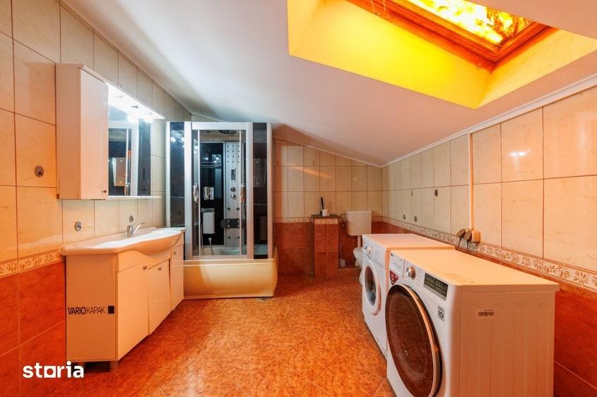 Casă cu 9 camere cu Teren 224 Mp în Găvana