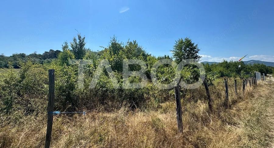 Teren de 2730 mp, în Calea Poplăcii