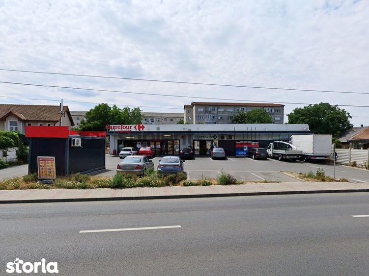 Spațiu comercial, de 996 mp, în Sânmartin
