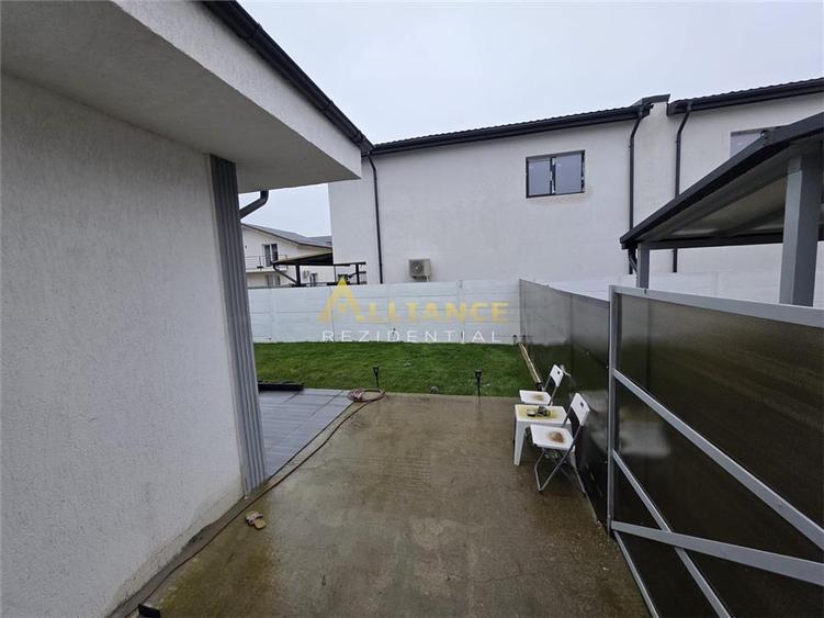 Duplex cu 3 camere cu Canalizare în Central