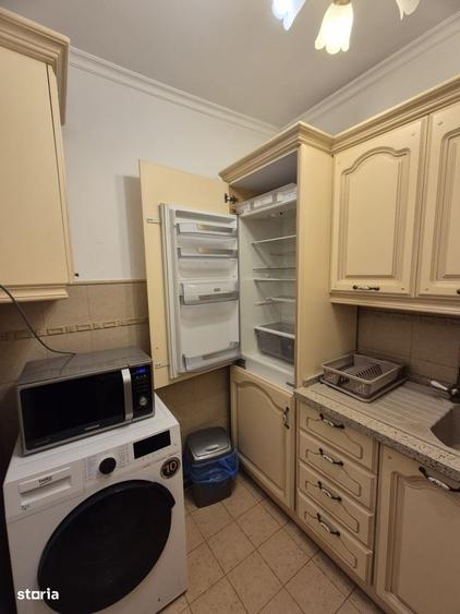 Apartament cu 3 camere nedecomandat în Sala Palatului