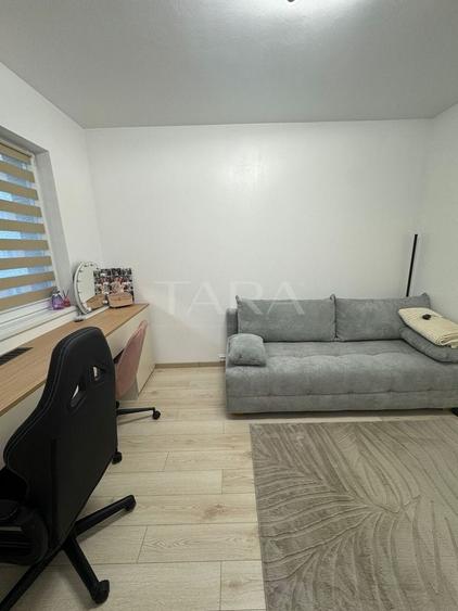 Apartament cu 4 camere semidecomandat, mobilat în Baciu