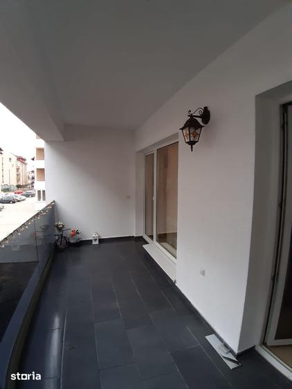 Apartament cu 3 camere decomandat în Turnișor
