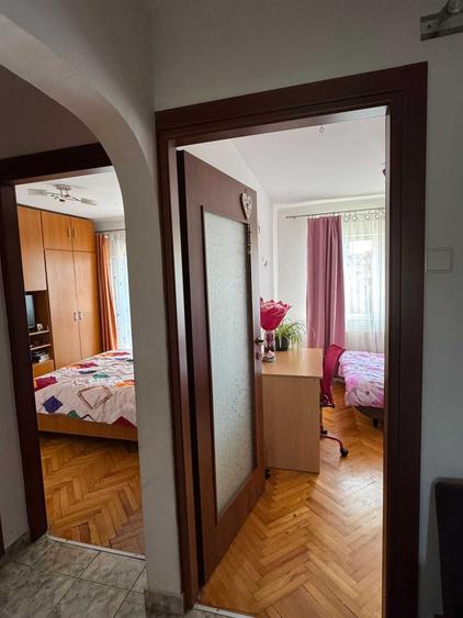Apartament cu 4 camere decomandat în Mărăști