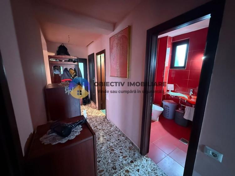 Casă individuală cu 5 camere cu Canalizare în Săvinești