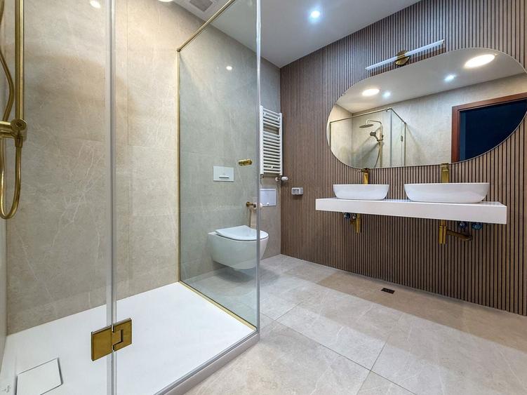 Apartament cu 3 camere semidecomandat, mobilat în Primăverii