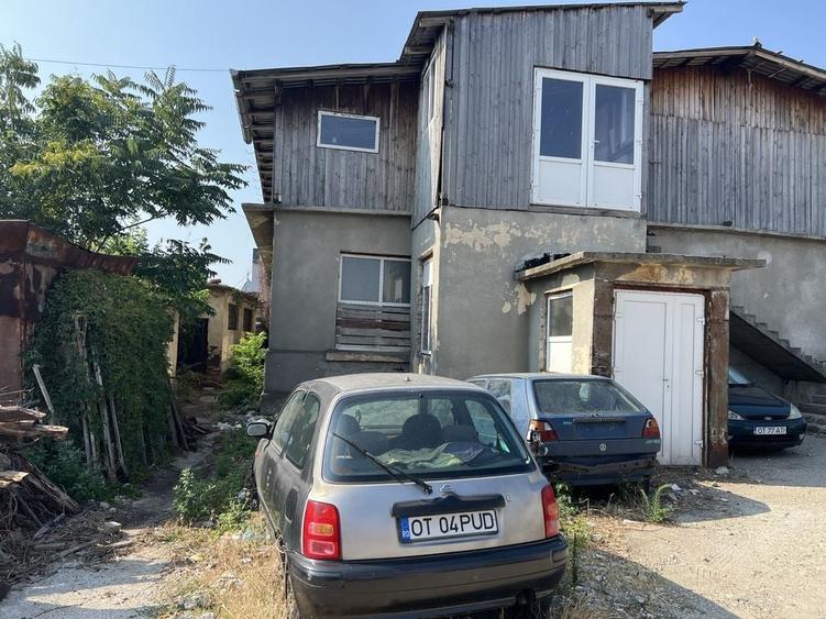 Spațiu comercial, de 1,000 mp, în Central