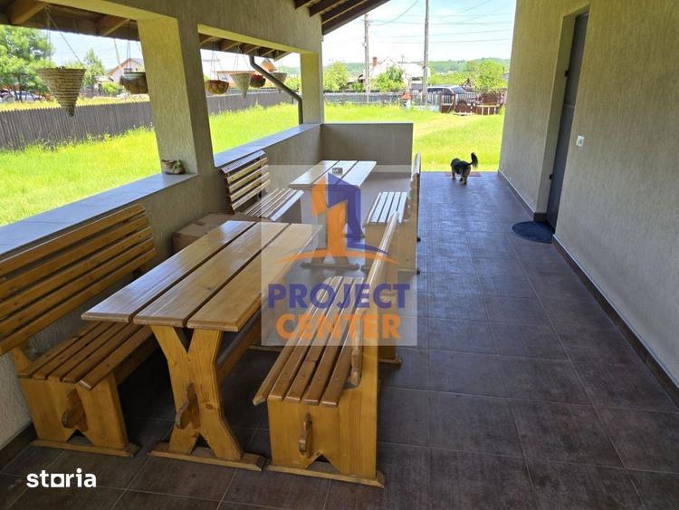 Casă cu 4 camere cu Teren 4460 Mp în Poiana Lacului