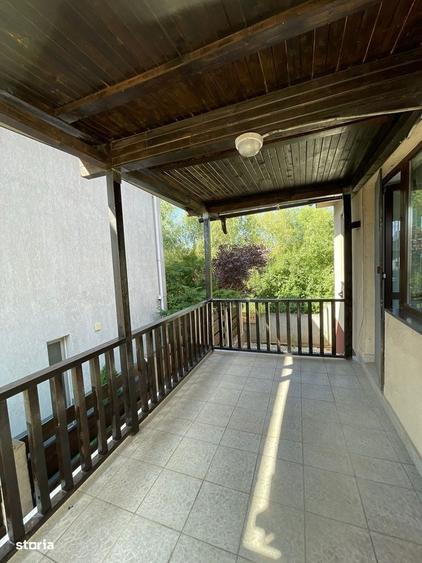 Casă cu 3 camere în Dobroești