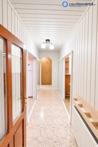 Apartament cu 3 camere în Apărătorii Patriei