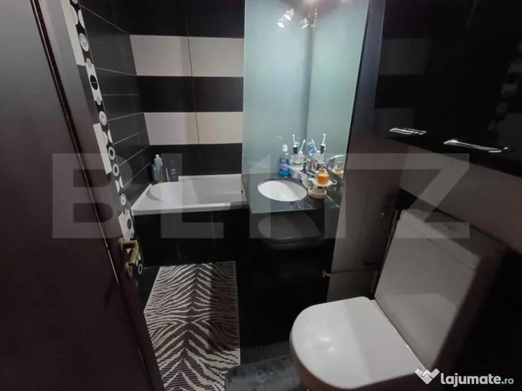 Apartament de inchiriat, cu 2 camere, 63 mp, decomandat, zon - 4