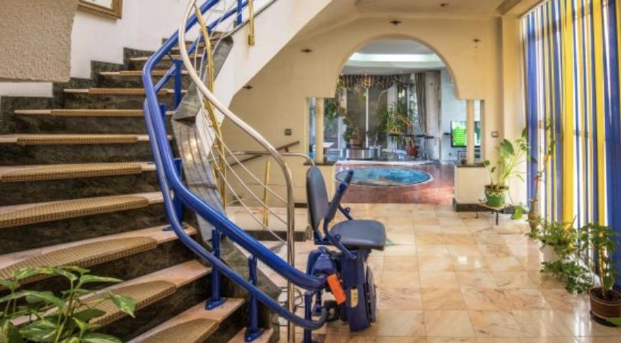 Vanzare vila cu piscina | Damaroaia - Straulesti | teren 2000 mp | deschidere la - 14