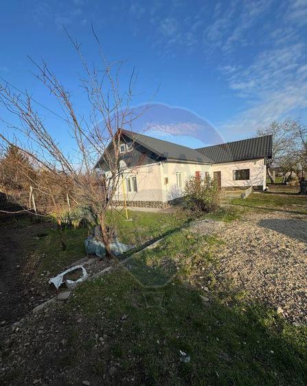 Casa / Vila cu 3 camere in Carligele - 1