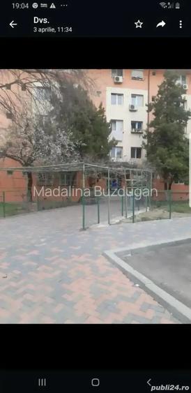 Proprietar inchiriez garsoniera Titan