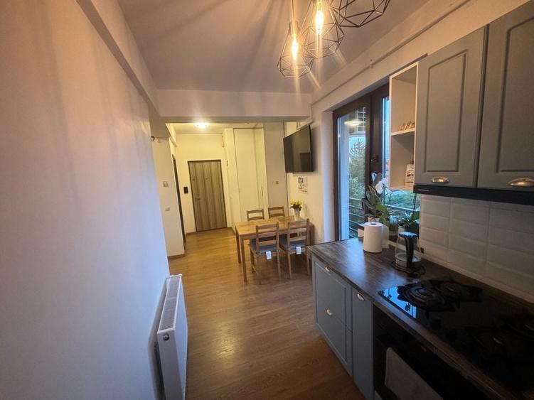 Apartament cu 2 camere decomandat în 1 Mai
