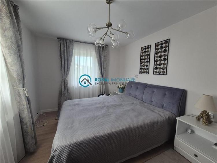 Duplex cu 5 camere cu Piscina în Păulești