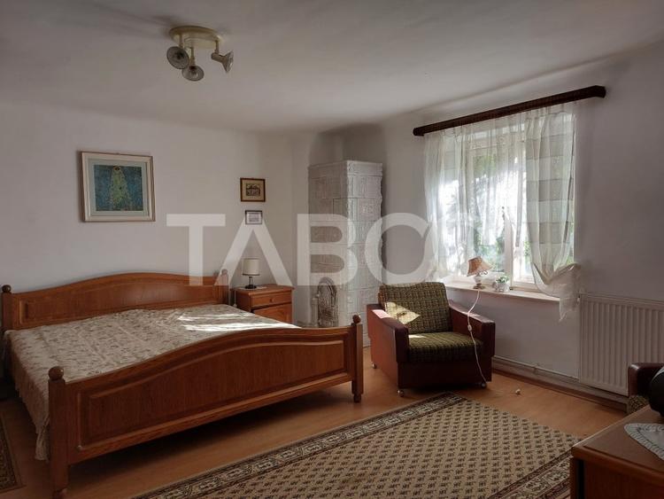 Casa de vanzare cu 2 apartamente separate si teren 500 mp Cisnadioara - 3