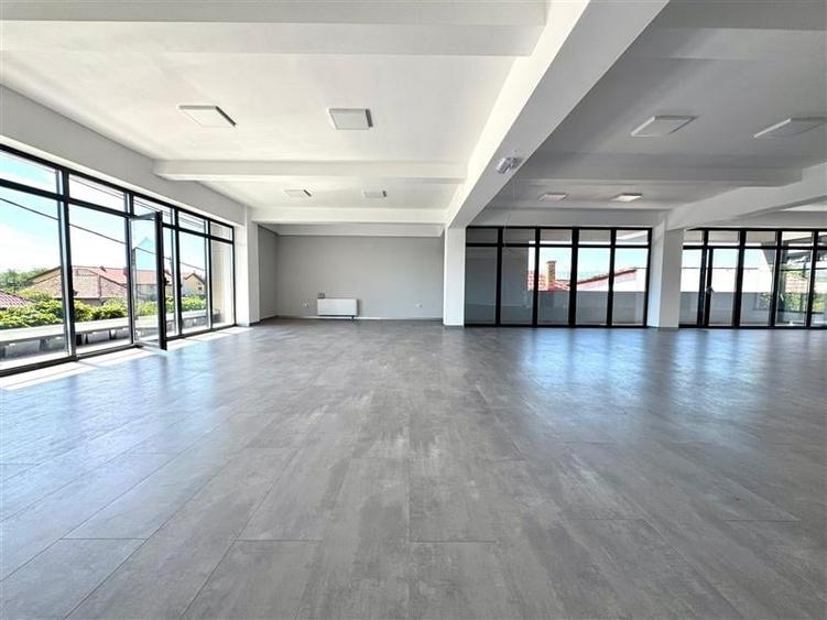 Spatiu cu Acces Public,300 MP, 6 Parcari, Open Space, Zona Pod IRA - 1