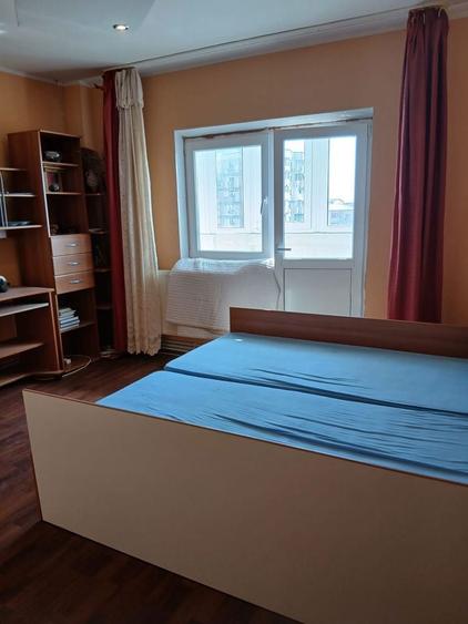 Merita! Apartament cu 4 camere decomandate Micro 20 etaj 6/10,vedere la Dunare. - 5