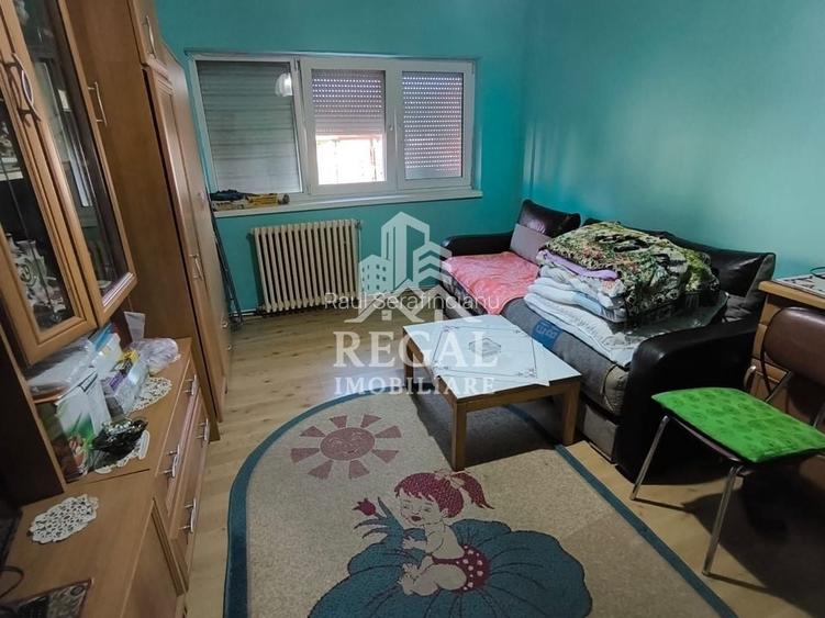 Garsonieră decomandată în Periferie Garsonieră decomandată în Periferie