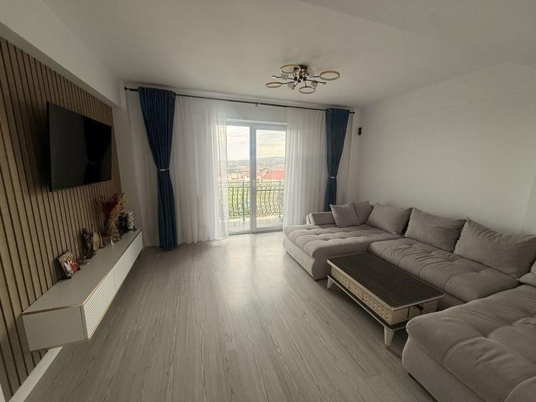 Apartament 2 camere de vanzare - 1