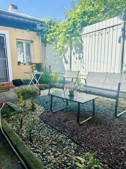 Bazilescu Inchiriez casa 2 cam recent renovata mobilata utilata complet curte - 1