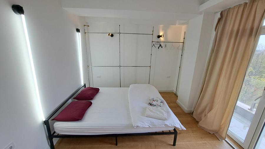 APARTAMENT 3 CAMERE CU 3 BAI - LUX - LOC PARCARE - COMISION 0 - 41