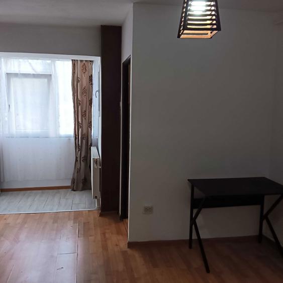 Garsoniera 24 mp Galata bloc M7 etaj 3/4,pe colt 47500 - 6