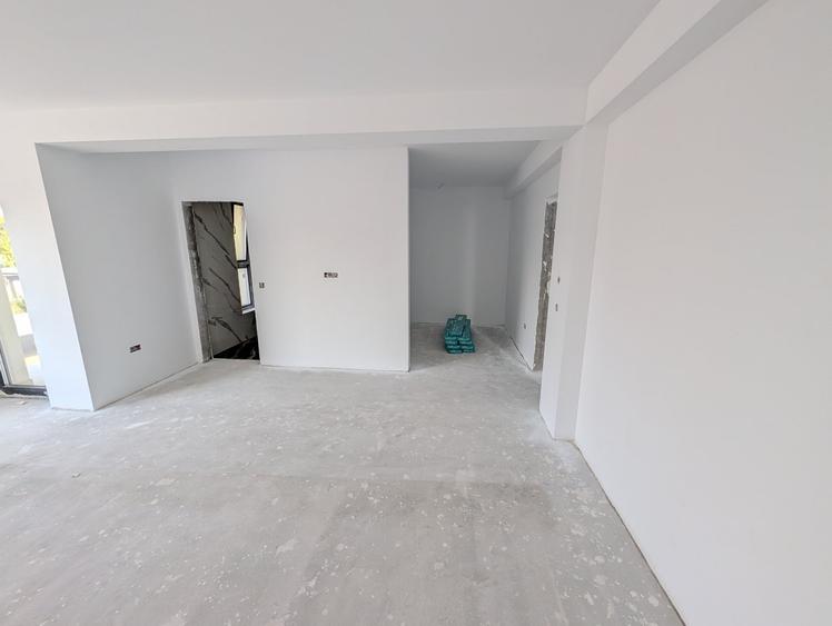 Casă individuală cu 5 camere cu Canalizare în Tunari