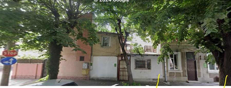 Vând casă ultracentral, - 1