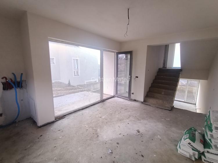 Casă cu 4 camere în Exterior Est Casă cu 4 camere în Exterior Est