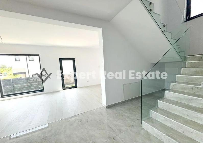 VILA INDIVIDUALA-CORBEANCA -LAGUNA ALBASTRA - 2