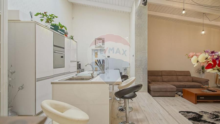 Comision 0 | Casă eficientă energetic, cu piscină, foișor și garaj - 11