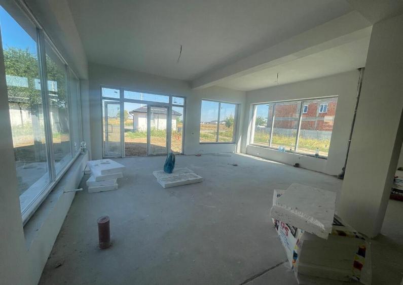 Spatiu comercial cu toate utilitatile\zoa buna/3 locuri parcare - 2