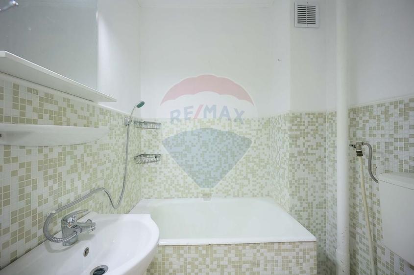 Apartament 2 camere et. 2, de vânzare zona Complex Velența - 15