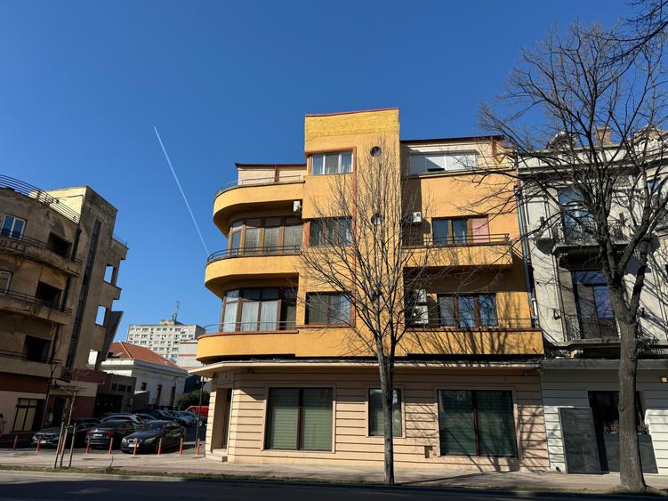 Vând apartament ultracentral 170 mp et 2 - 1