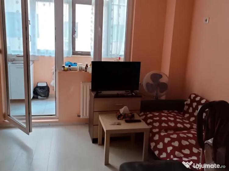 Inchiriez garsoniera - 1