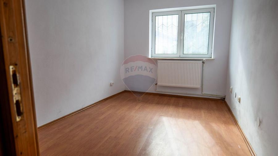 VILĂ MIXTĂ DE VÂNZARE – STRADA 1 DECEMBRIE 1918 - 31