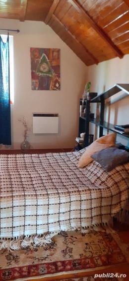 Casa cu etaj de vanzare,zona Primariei,curte comuna,atipica - 2