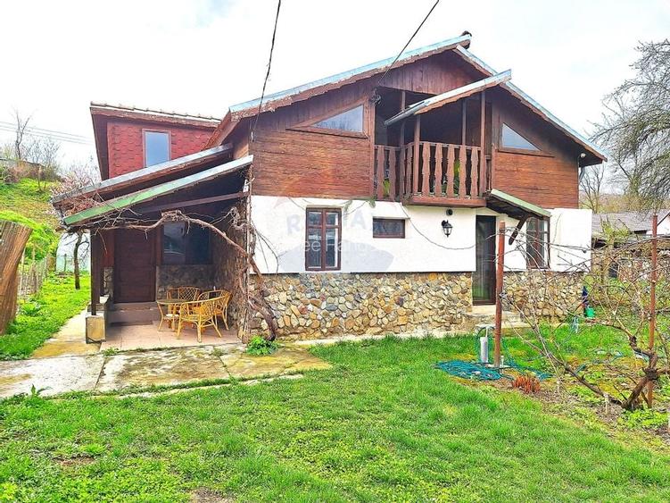 Casă individuală cu 4 camere în Măgura