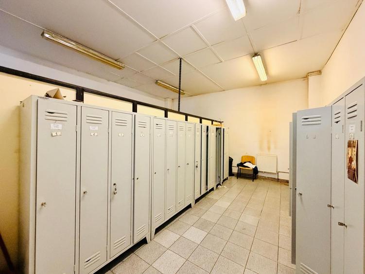 Bloc cu doua etaje de inchiriat, 2200 mp - 5 euro mp, Langa M Dimitrie Leonida - 24