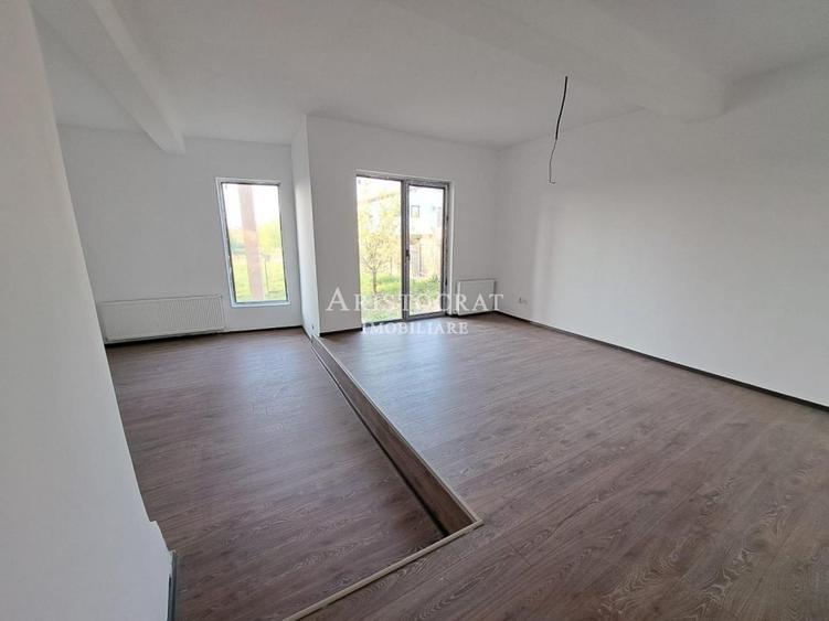 Vila Tip Duplex  generoasa cu vedere lac - 5