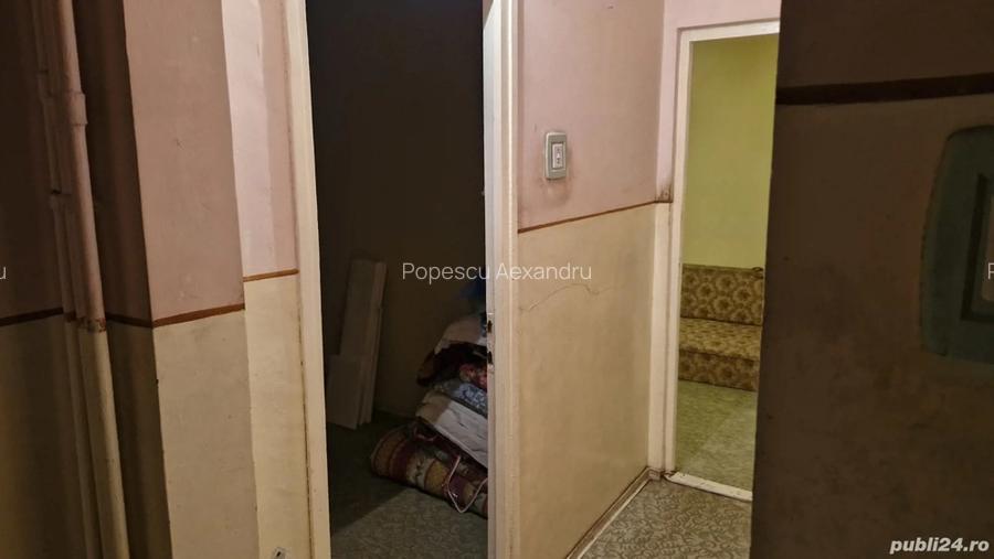 Vand apartament 3 camere decomandat nemobilat nerenovat Astra Berzei nr. 1