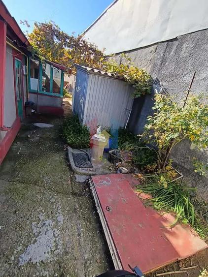 Teren 247mp cu Casa Demolabila zona BUNA (Scoala 18) - 2