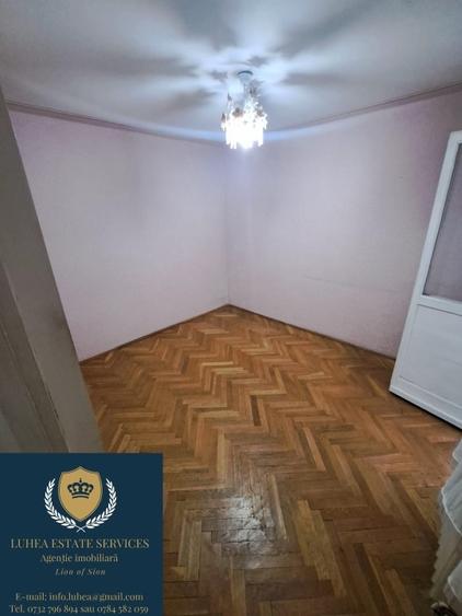 REZERVAT - Apartament 3 camere, Resita, Aleea Macilor - 9