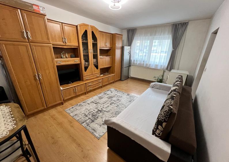 VAND garsoniera renovata pretabila birou zona Vasile Aaron - 1