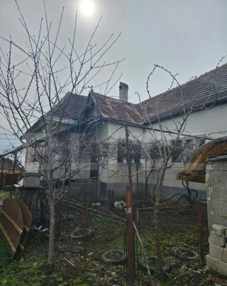 Casa batraneasca cu teren generos, in localitatea Dedra - 1