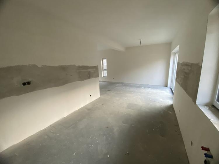 Duplex de vanzare, 195 mp utli, Garaj , zona Tauti - 12